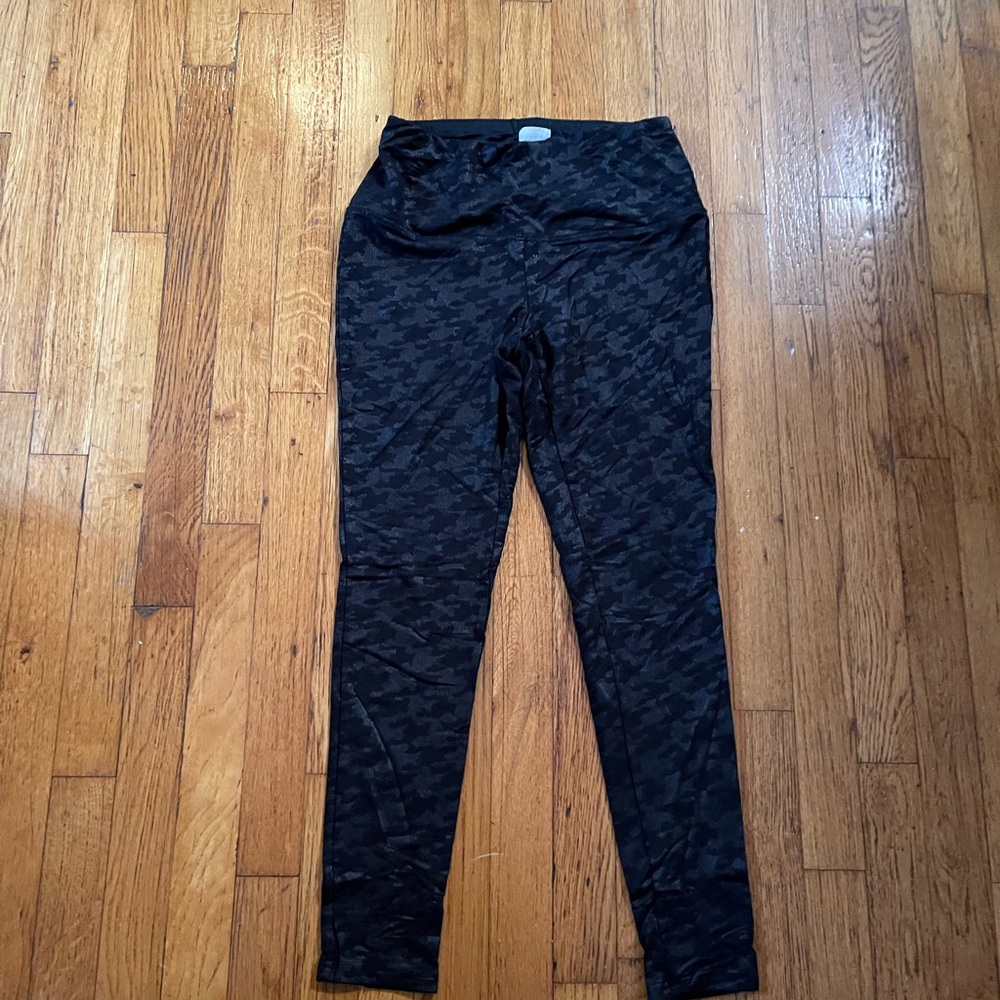 Chico's women’s Black Patterned Leggings